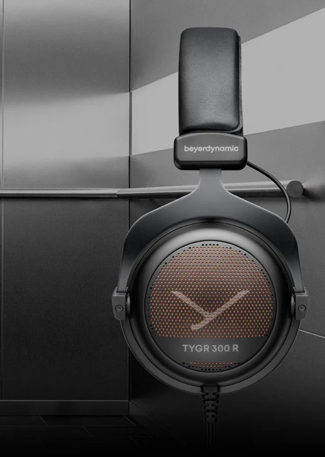 【極美品】beyerdynamic TYGR300R TYGR 300 R: Open-Back Gaming Headphones|beyerdynamic
